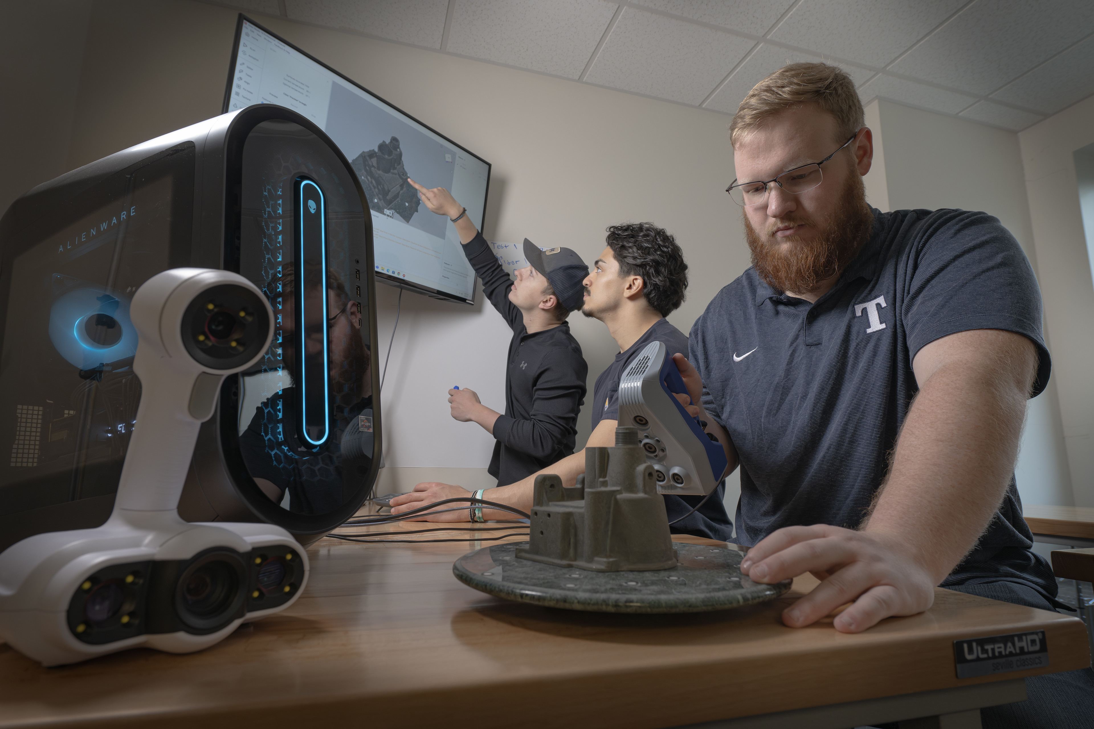 DET Students 3D Scanning Part Inspection